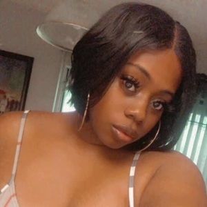 Meet your Posher, Monay